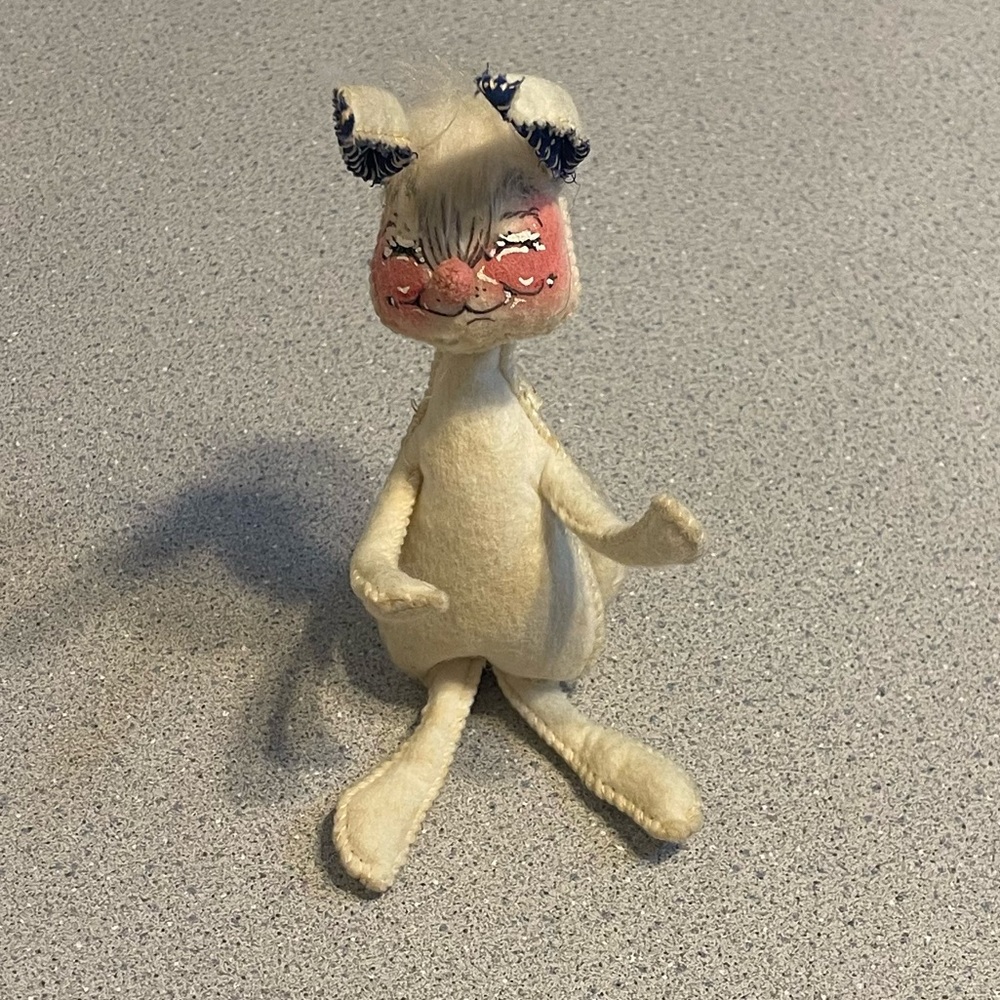 Vintage Easter annalee doll